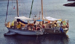 Le Mayéro et le Stellina au mouillage à Meganisi