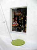 vitrine et puits typique attenant Ã  la maison
