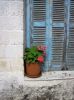 Halki-detail-fenetre-et-gerarium.jpg