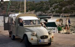 la  2cv d'Alban devant le Mayero