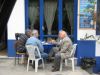 Discussion à la terrasse à Glossa