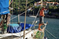 Giovanni à bord de son voilier