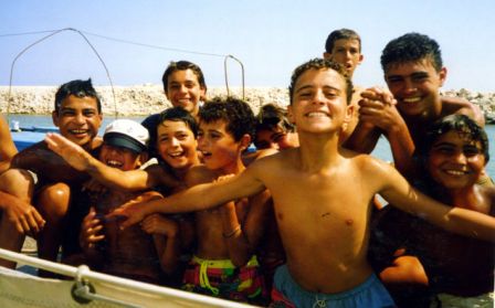 les copains de Nicolas nous accueillent à Salakta