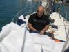 Michel attentionne sur son genois